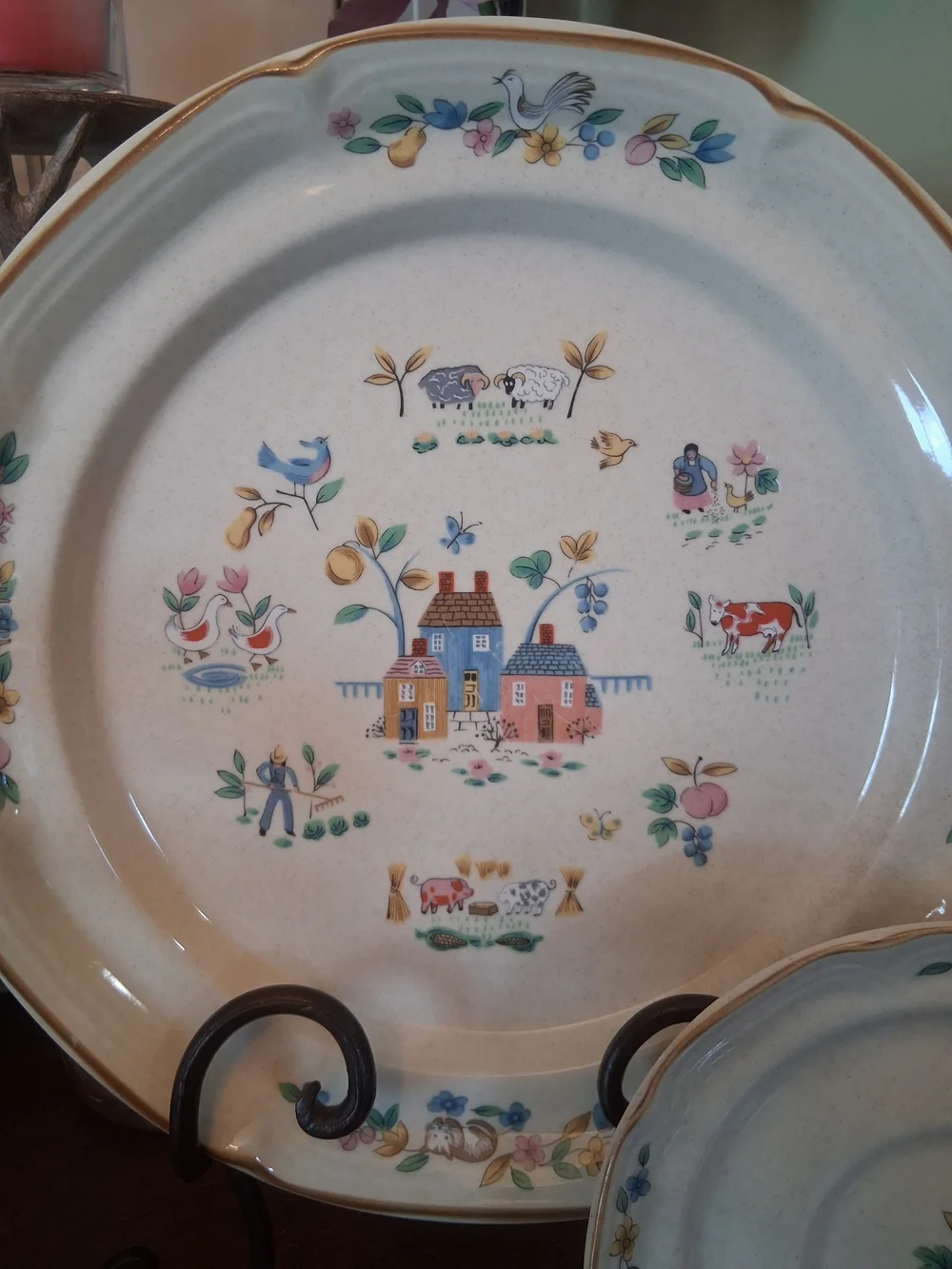 Vintage Heartland Farmhouse Ceramic Dinner Plate - Multicolor